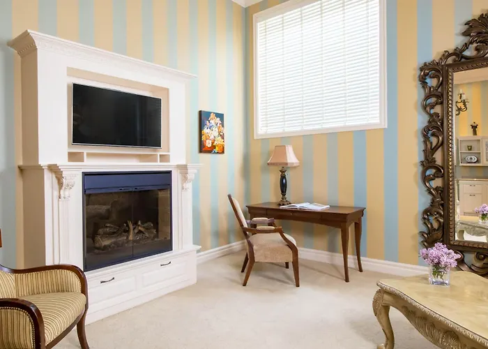 Resorts Guide Retro Suites